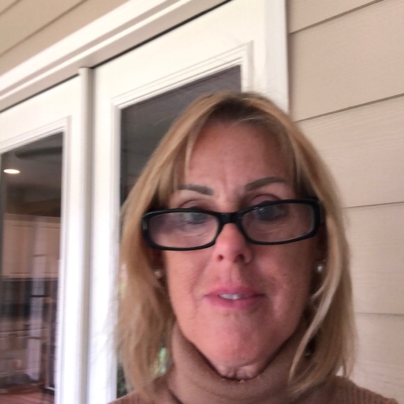 Meet your Posher, Cathy - Picture 1 of 1